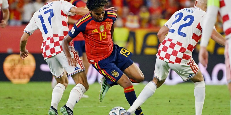 Hai đội tuyển cho thấy bộ mặt trái ngược tại Nations League 2026/2027