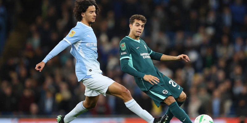 Hai đội bóng vừa có một thế trận rượt đuổi tỉ số tại Carabao Cup